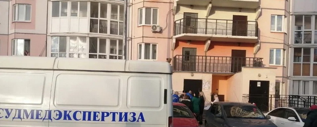 В Липецке 13-летняя девушка выпала из окна многоэтажки и погибла
